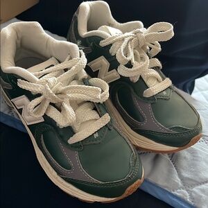 New Balance 2002 Kids sz 11